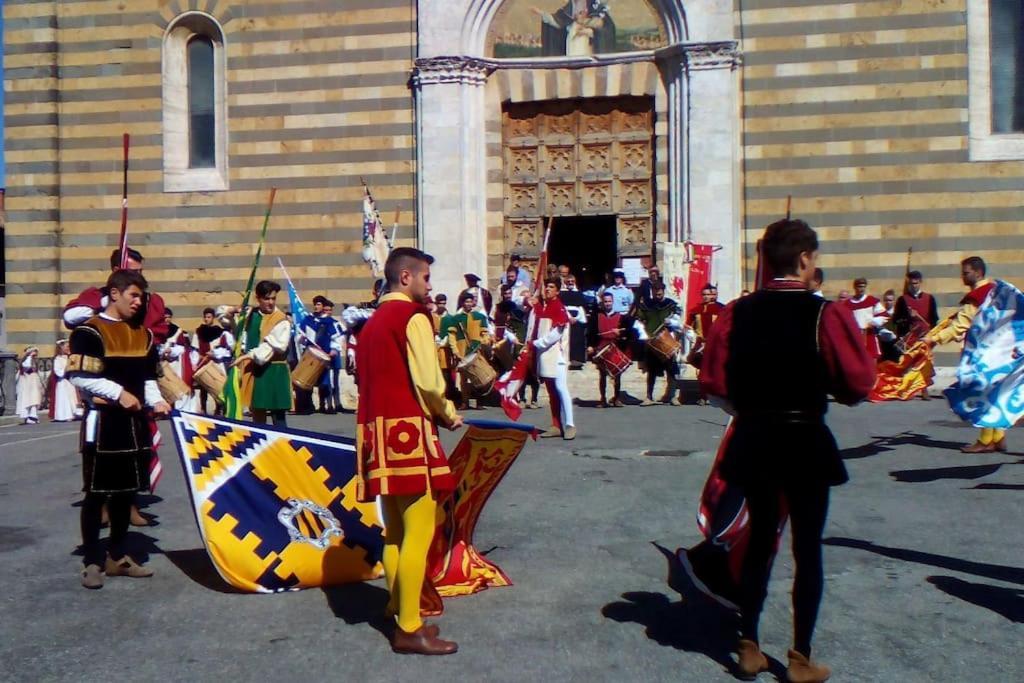 Splendido Ampio Appartamento A Montepulciano Stazione Exteriör bild