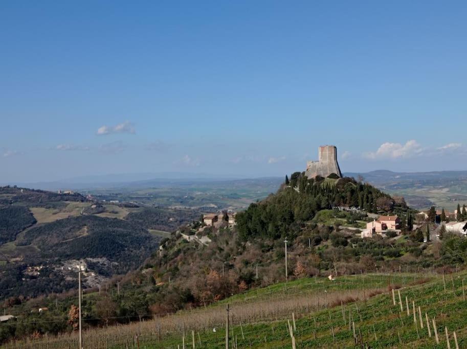 Splendido Ampio Appartamento A Montepulciano Stazione Exteriör bild